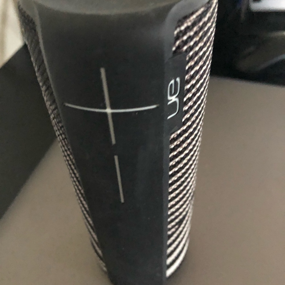 UE boom 2 speaker